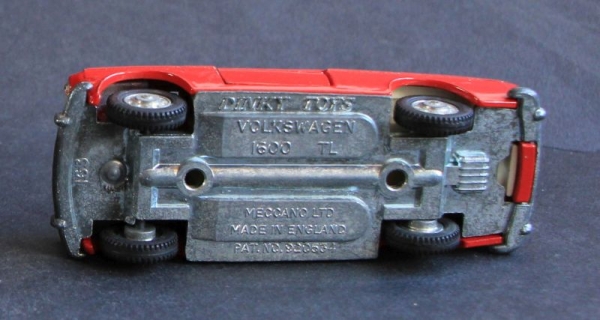 Dinky Toys England Volkswagen 1600 TL Fastback1965 DieCast Model (3710)